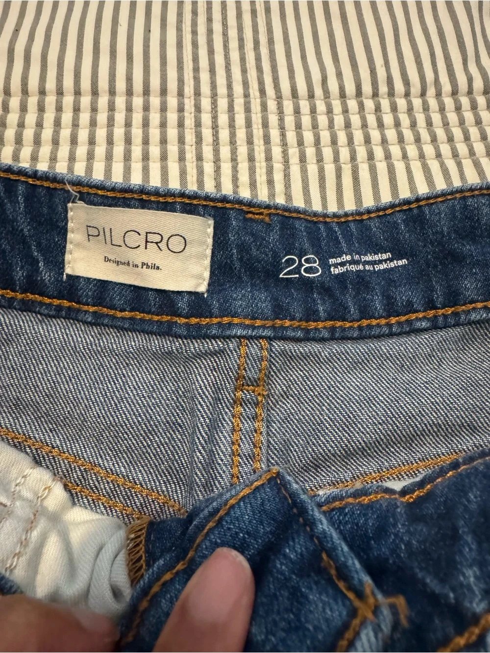 THE AUSTYN HIGH-RISE CUFFED JEAN SHORTS BY PILCRO - Picture 4 of 4